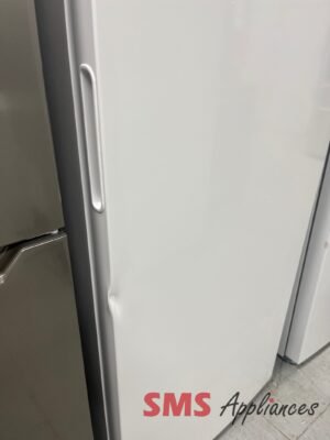 Open Box Freezers FFUE1326AW Frigidaire - Image 3