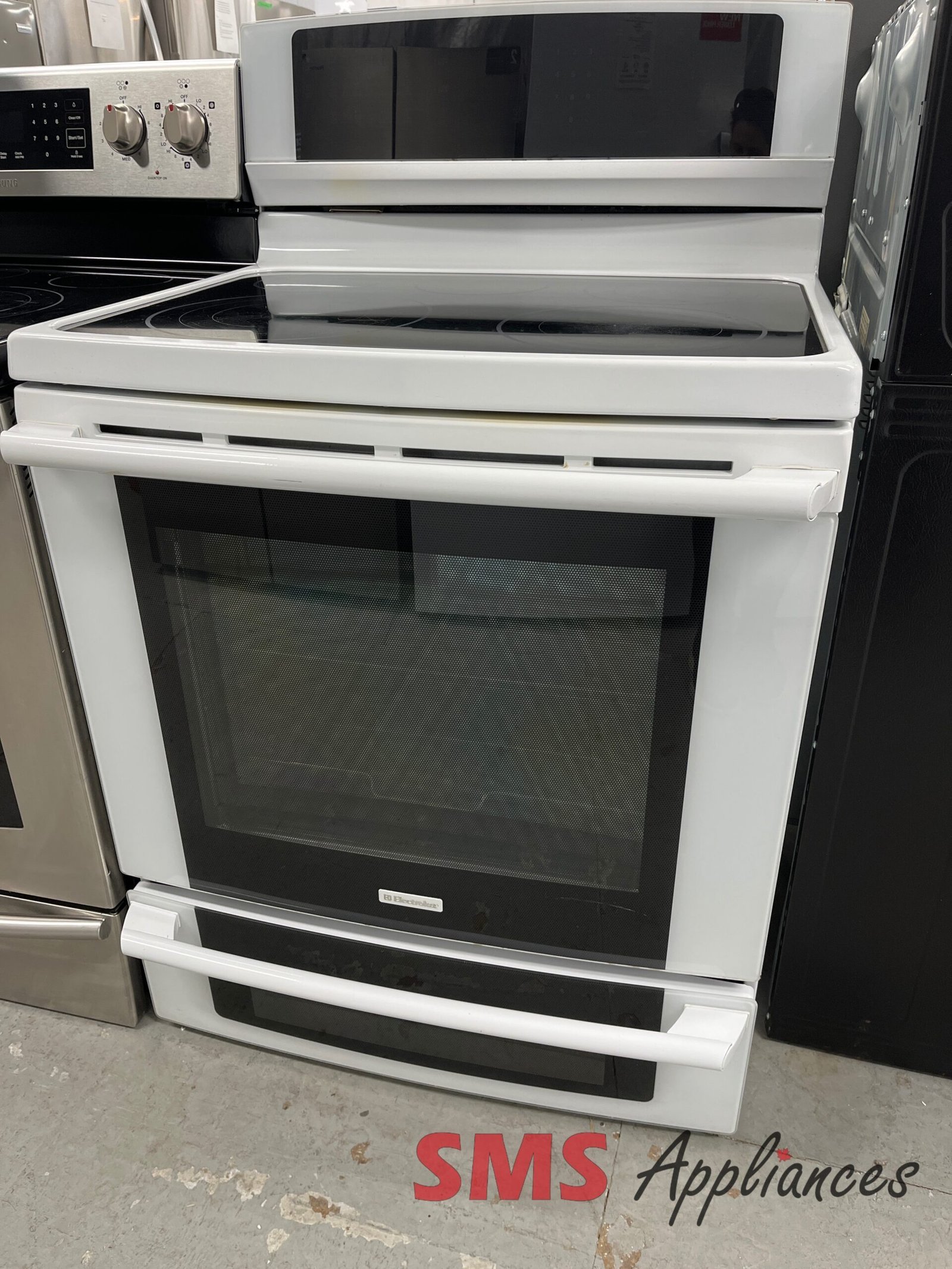 Refurbished-Stoves-Ranges-CEW30EF6GWB-1-scaled-1.jpg Refurbished Stoves / Ranges CEW30EF6GWB Electrolux - Image 1