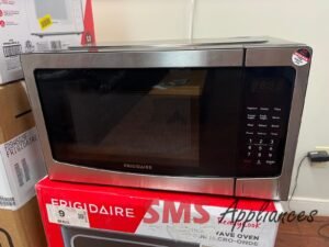 Open Box Microwaves EMW1134 Frigidaire - Image 1